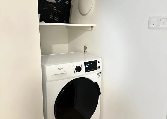 A Mousson Hyper Centre *